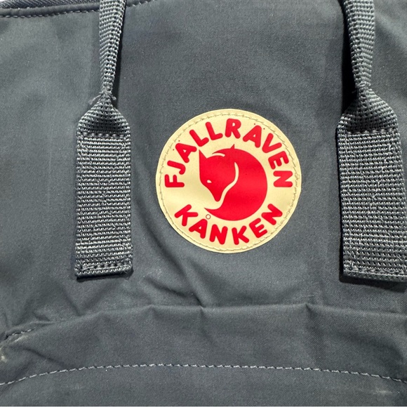 Fjallraven Kanken Classic Everyday Backback in Super Grey main image 11